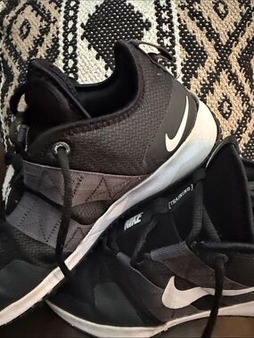 Nike Men’s Black and White Athletic Training Shoes